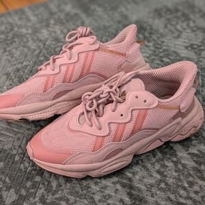 adidas OZWEEGO Pink Chunky Sneakers Women’s 6.5